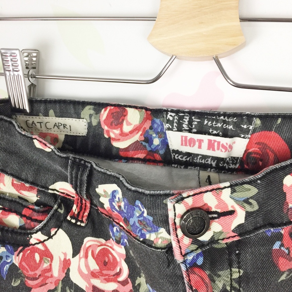 Hot Kiss Cat Capri Floral Printed Capri Jeans 4 - Picture 7 of 8